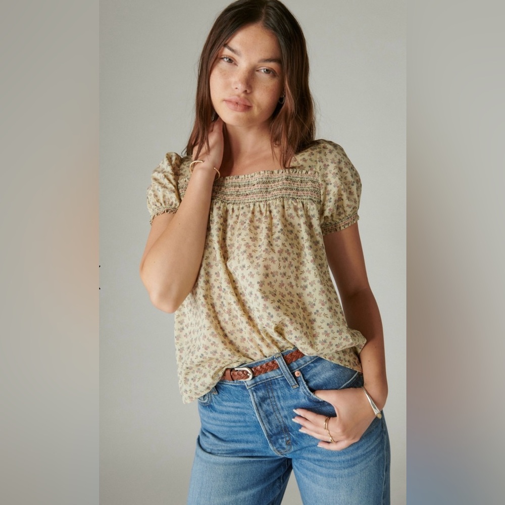 🌼 SOLD 💥 Lucky Brand Ditsy Floral Square Neck Peasant Top! 🌼